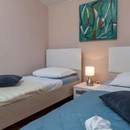 Apartment in Okrug Gornji 6139 * Trogir