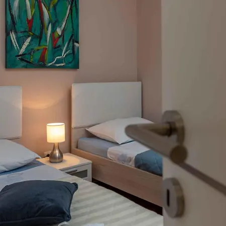 Apartment in Okrug Gornji 6139 Apartman *