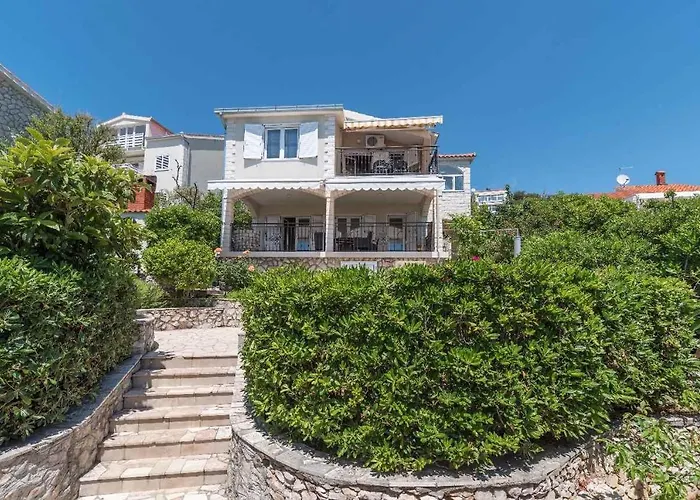 Appartement In Okrug Gornji 6139 *