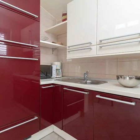 In Okrug Gornji 6139 تروغير