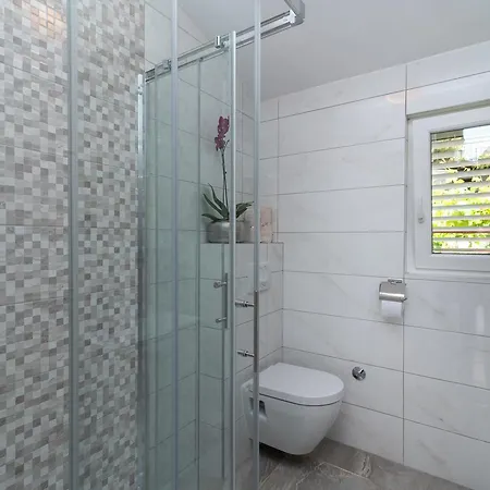 In Okrug Gornji 6139 شقة *